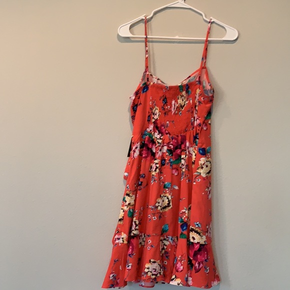 NWT Express Women’s Floral Wrap Dress - Picture 6 of 9